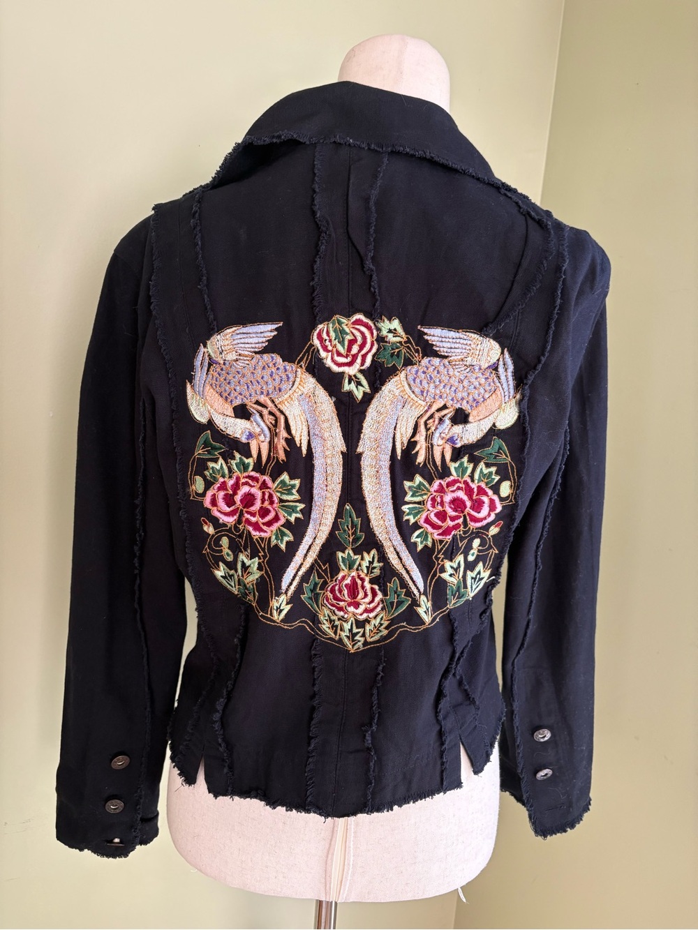 NWT Daniel K distressed black Jacket w/vibrant embroidery. Size M. Birds/flowers